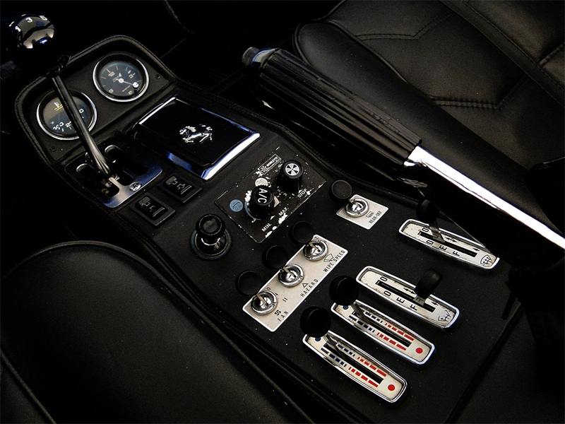 308 GTS I INSIDE